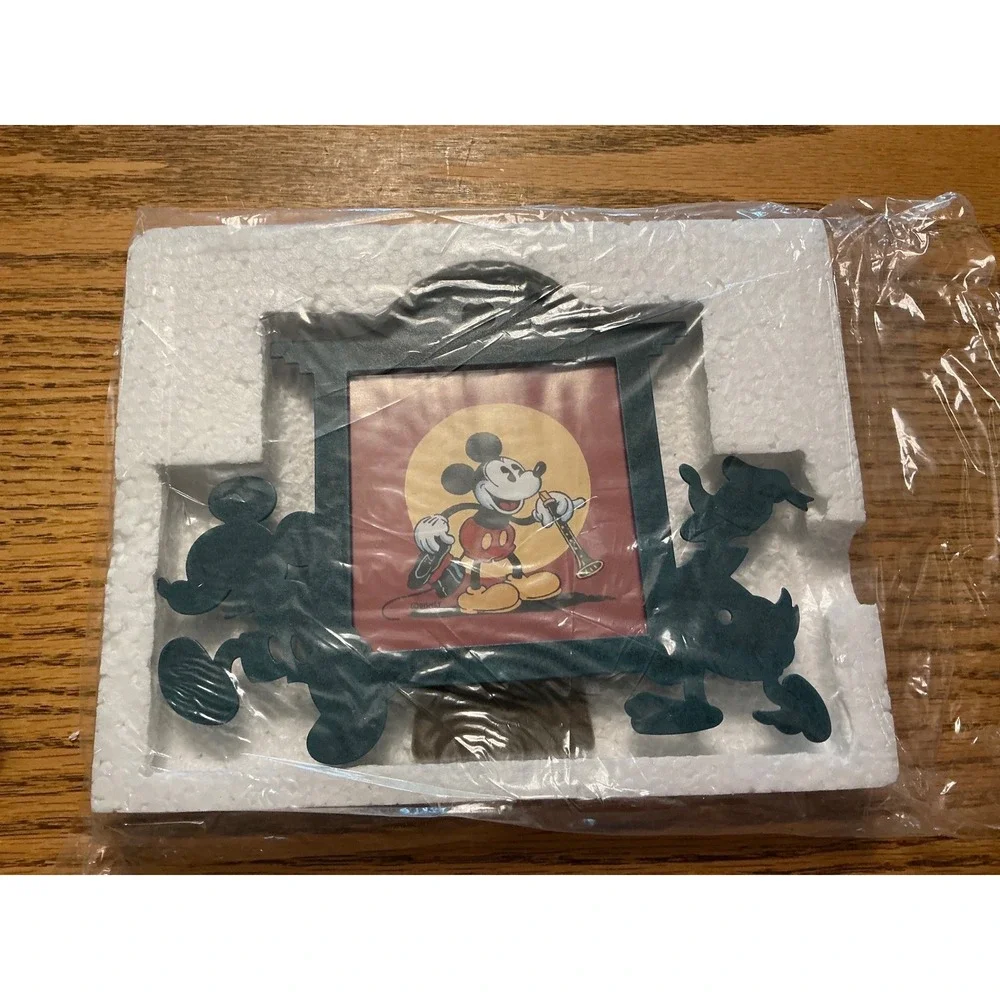 Vintage Mickey & Co Disney Picture Frame Mickey Mouse Donald Duck Silhouette Box